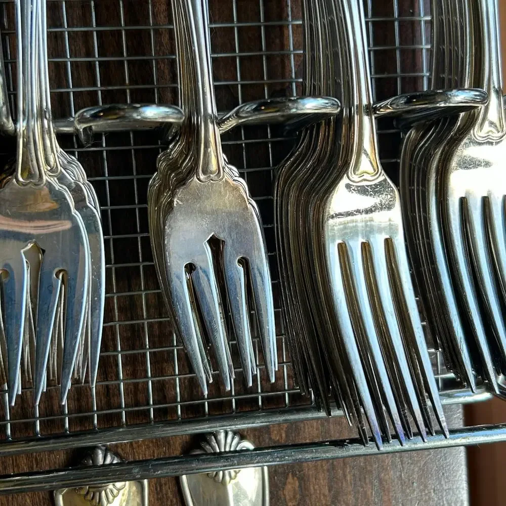 Oneida 118 piece flatware set King James 1881 w/ serving pieces